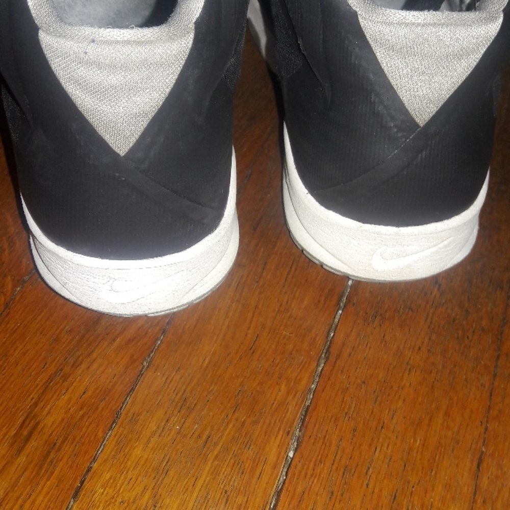 •Nike Hyperdunks• - Picture 8 of 8
